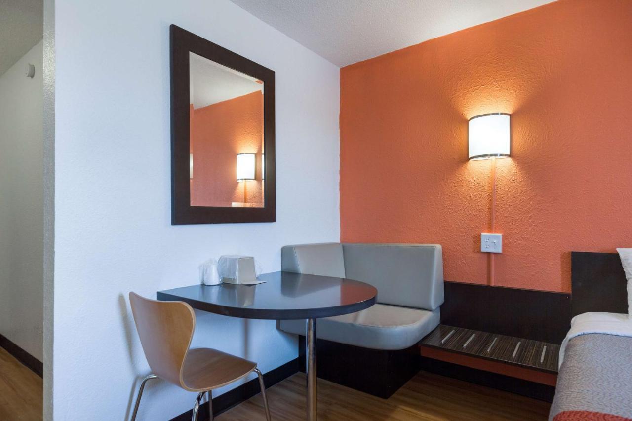 Motel 6-Lincoln, Il ภายนอก รูปภาพ