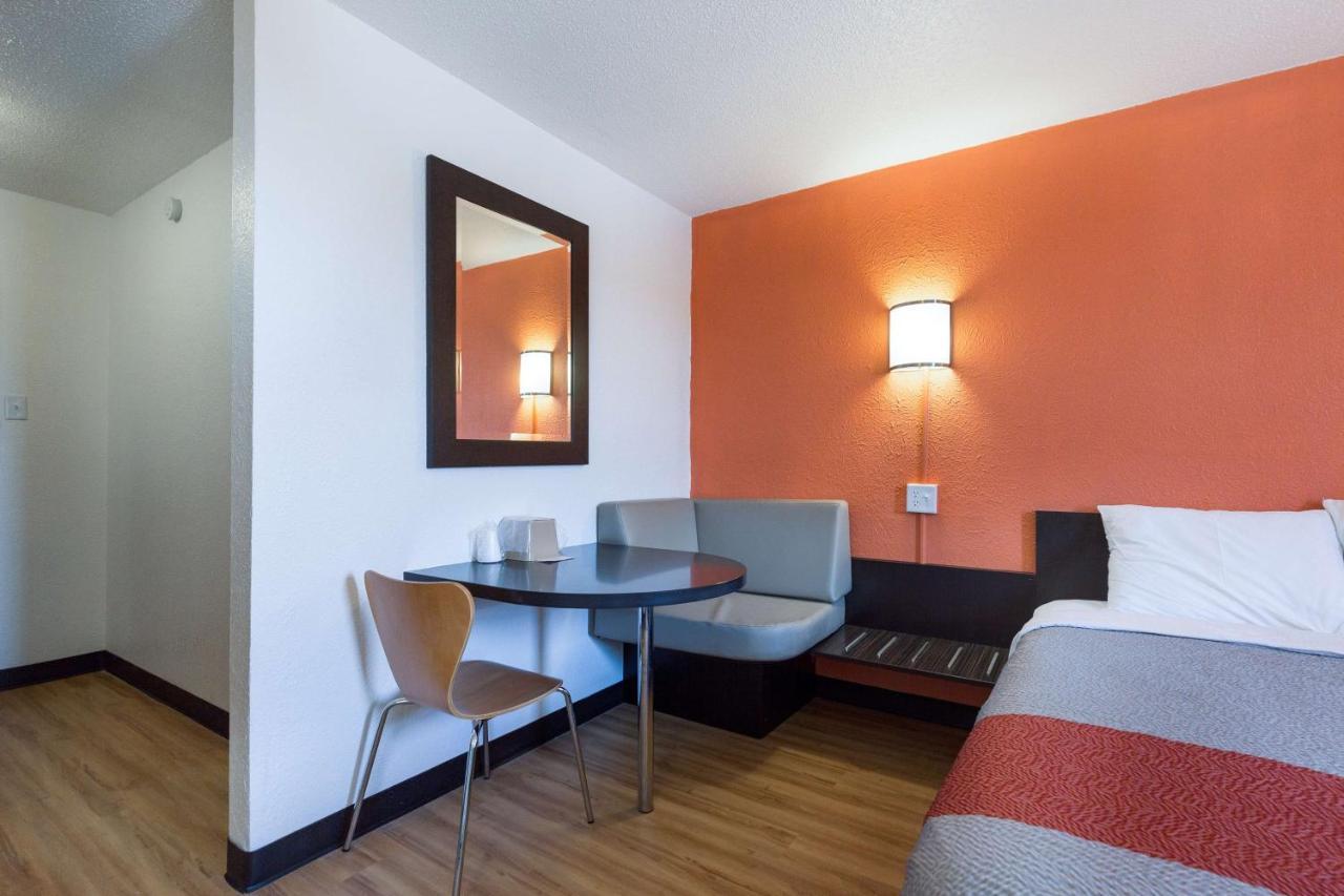 Motel 6-Lincoln, Il ภายนอก รูปภาพ